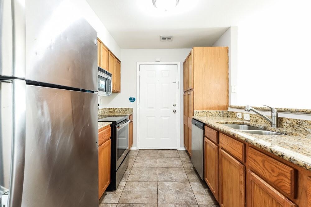 1933 Creekridge Dr - Photo 6 of 16