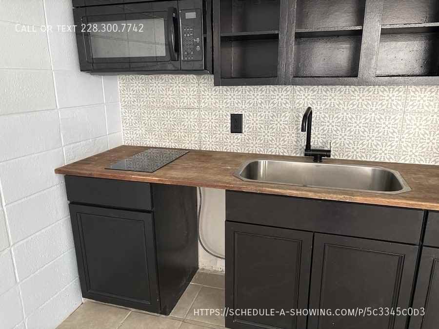 1226 43rd Ave #6 - Photo 2 of 10