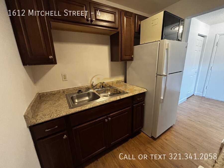 1612 Mitchell St #4 - Photo 6 of 9