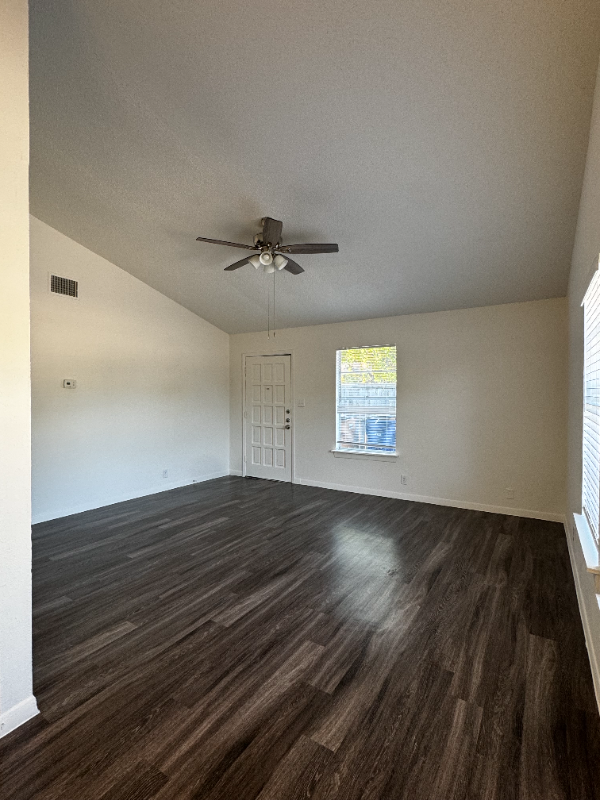 313 Flournoy Dr ##B - Photo 6 of 14