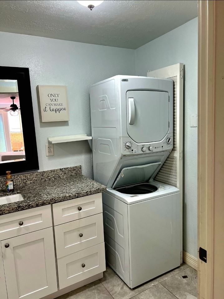 2606 Stanford St #2606-3 - Photo 5 of 10