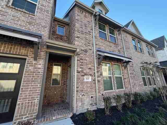 3537 Treasure Dr #3537 - Photo 3 of 21