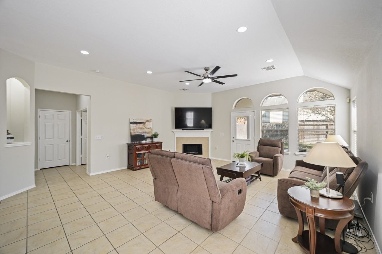 17314 Megan Springs Dr #17314 - Photo 5 of 40