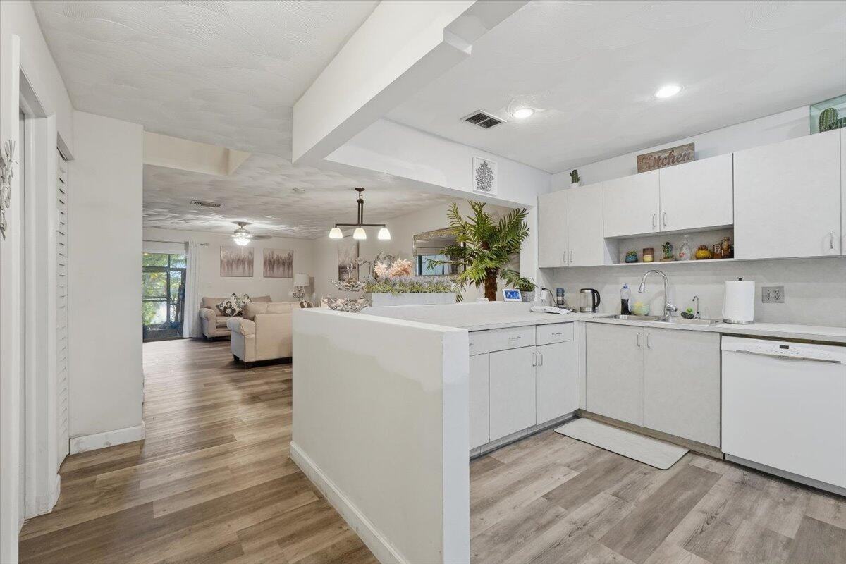 9240 Nw 14th St #9240-270 - Photo 4 of 33