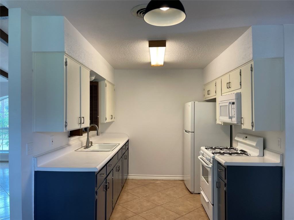 5506 Gloucester Ln #5506 - Photo 6 of 17