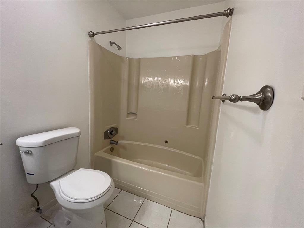 6040 Shakerwood Cir #6040-205 - Photo 6 of 26