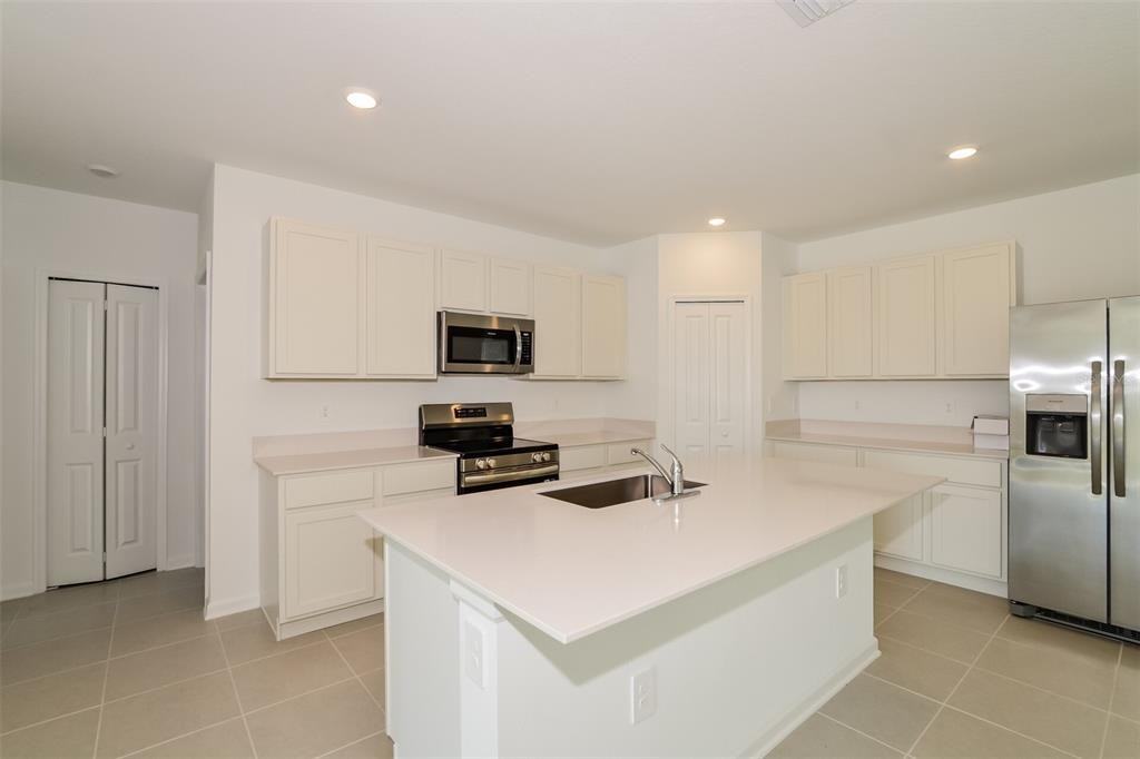 2409 Bluestone Rd #2409 - Photo 4 of 18