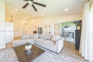 3207 S Lakeview Cir - Photo 1 of 1