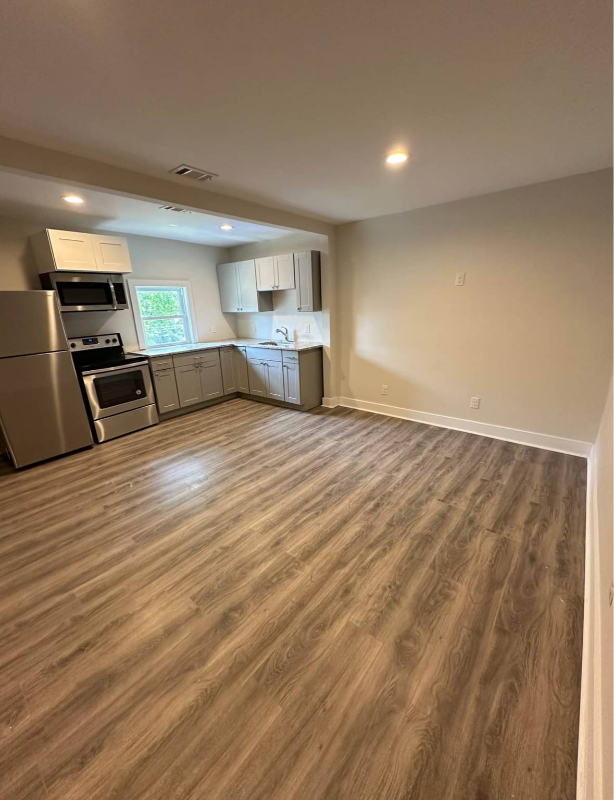 722 Waters Ave #B - Photo 3 of 6