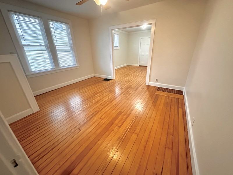 4222 Broadway - Photo 4 of 16