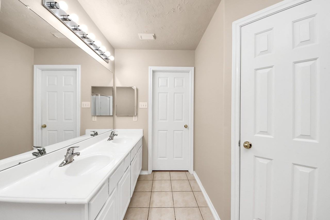 20615 Rustic Hearth Ct #20615 - Photo 2 of 38