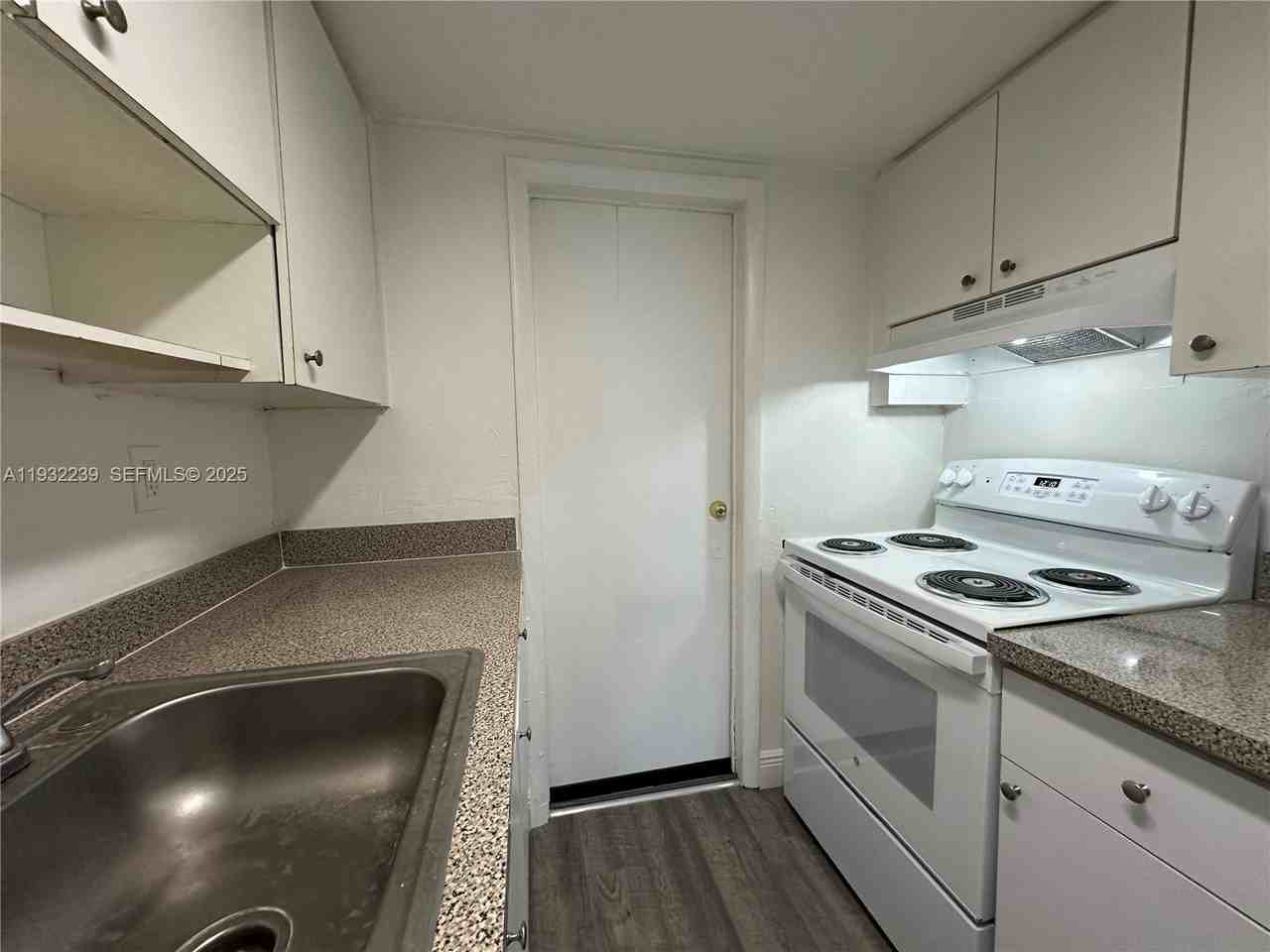 13455 Ne 6th Ave #13455-210 - Photo 6 of 6