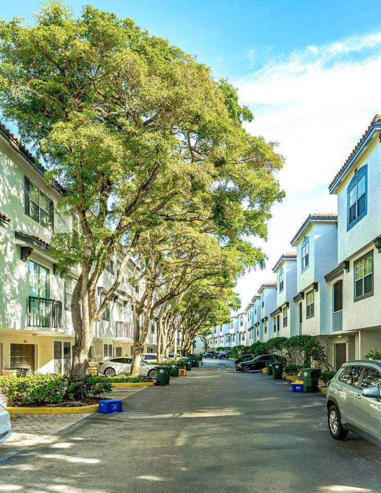 20889 Saint Andrews Blvd #20889 - Photo 4 of 49