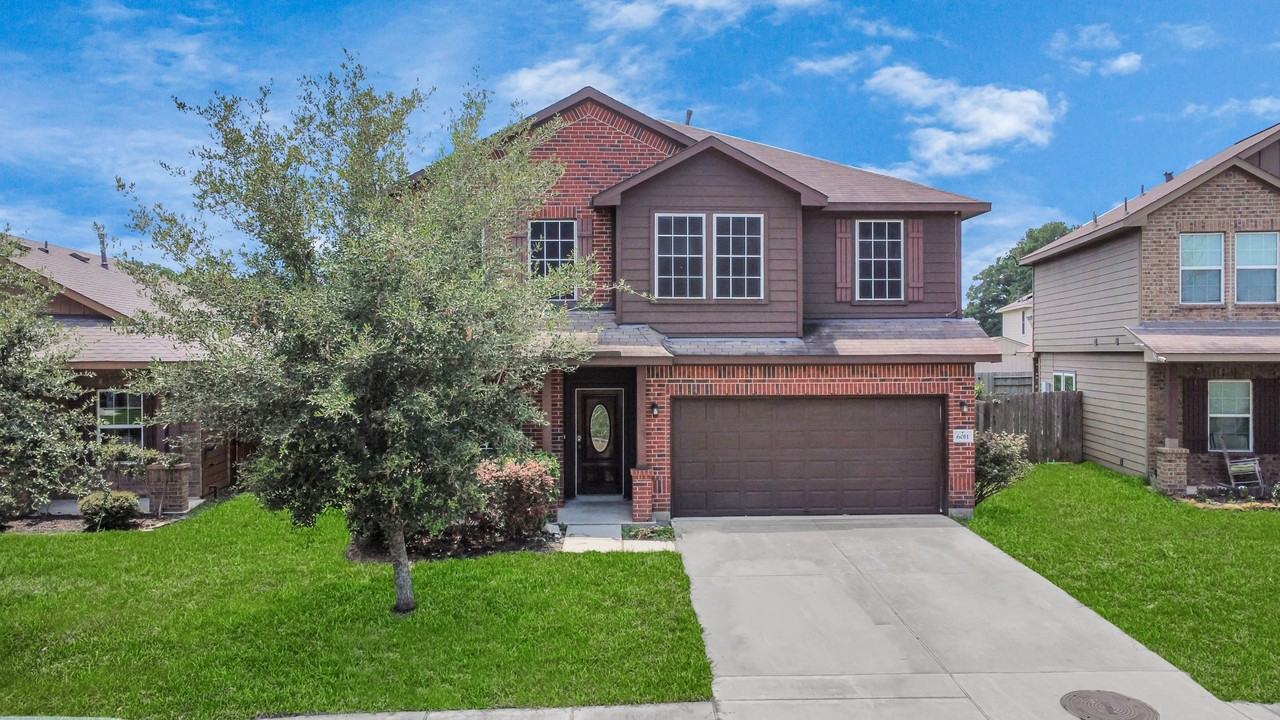 6011 Coleus St #6011 - Photo 2 of 31