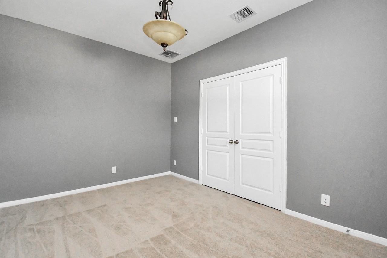 6011 Coleus St #6011 - Photo 7 of 31