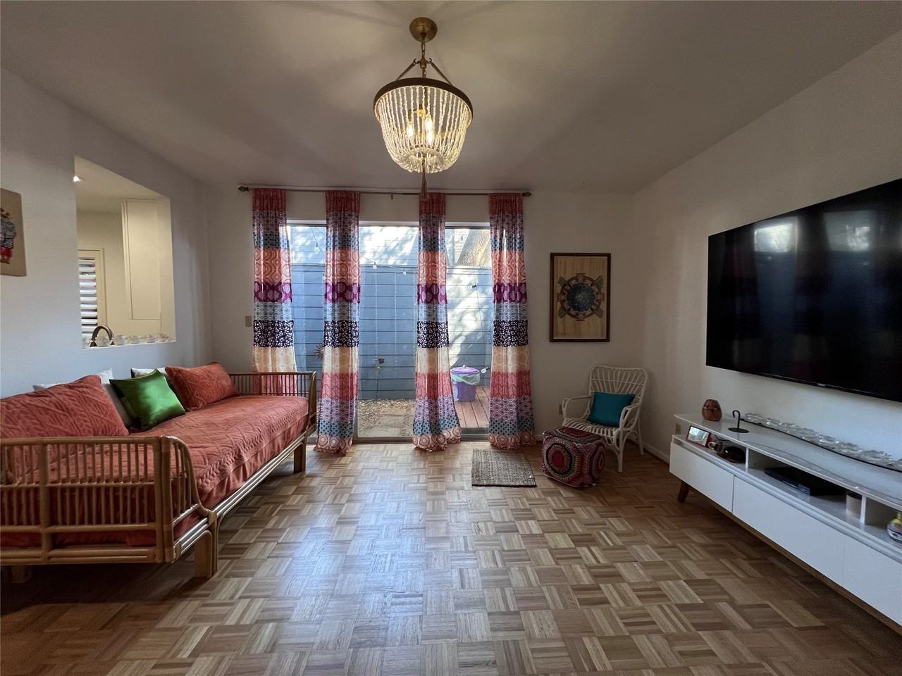 2100 Commonwealth St #2100L - Photo 2 of 21