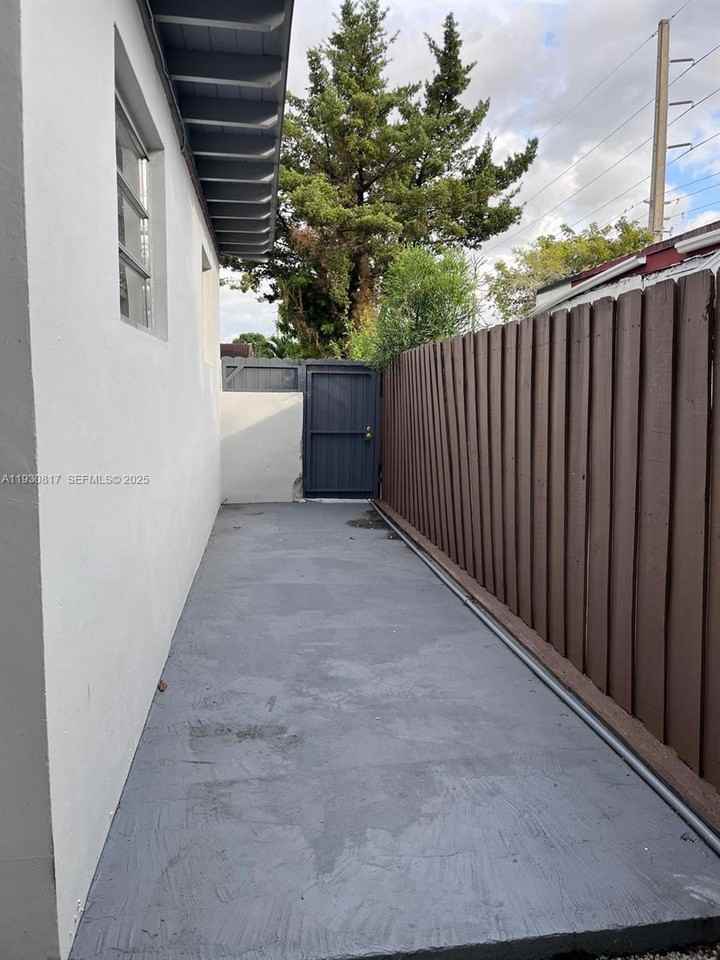 50 Nw 68th Ct #50-2 - Photo 3 of 13