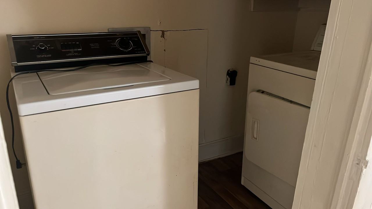 312 Earnie Ln - Photo 4 of 25