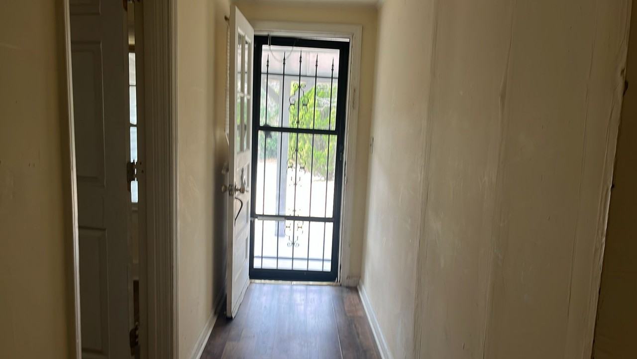 312 Earnie Ln - Photo 5 of 25