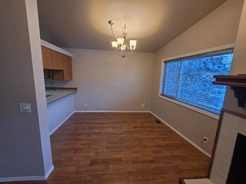 18660 Kings Point Cir - Photo 2 of 20