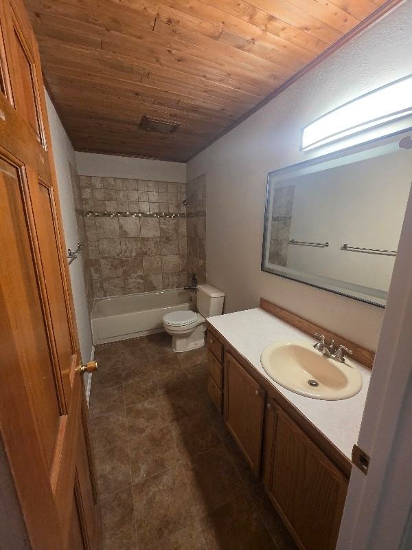 18660 Kings Point Cir - Photo 6 of 20