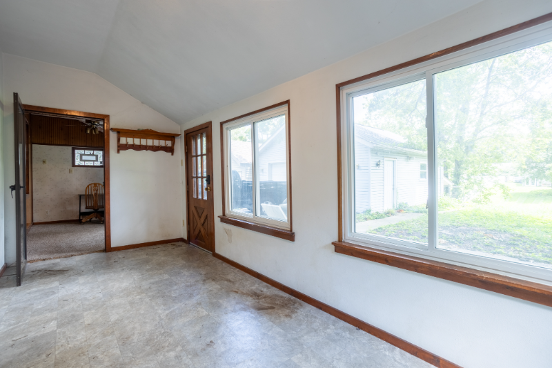 1120 Williams St - Photo 5 of 13