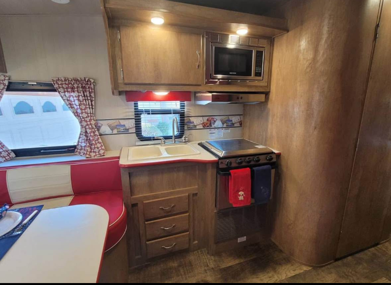 315 Osborne St #13 - Photo 4 of 20