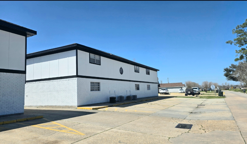 3613 Euclid St #201 - Photo 6 of 9