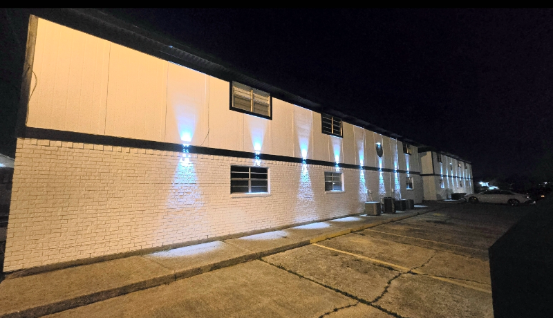 3613 Euclid St #201 - Photo 7 of 9