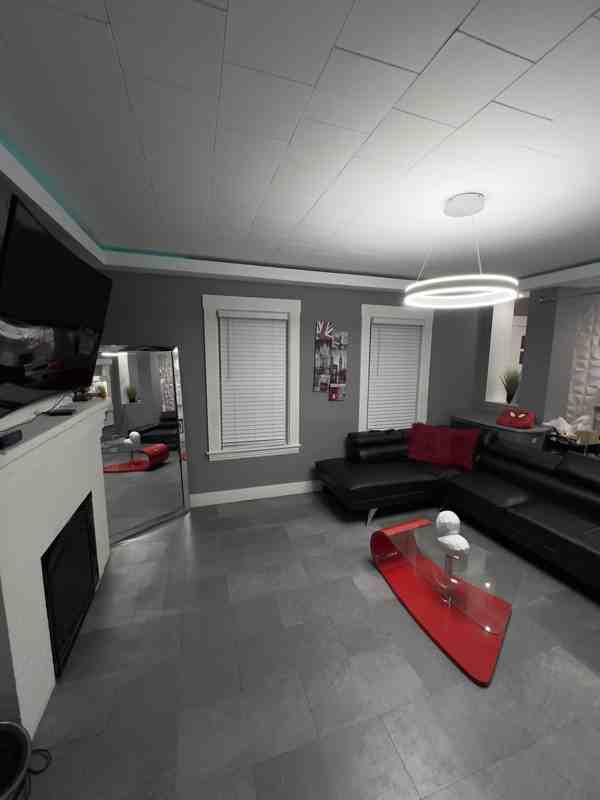 107 Summer St - Photo 2 of 20