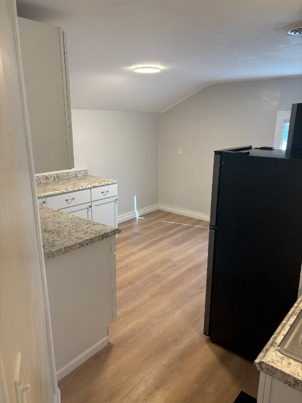 1328 N Main St - Photo 4 of 12