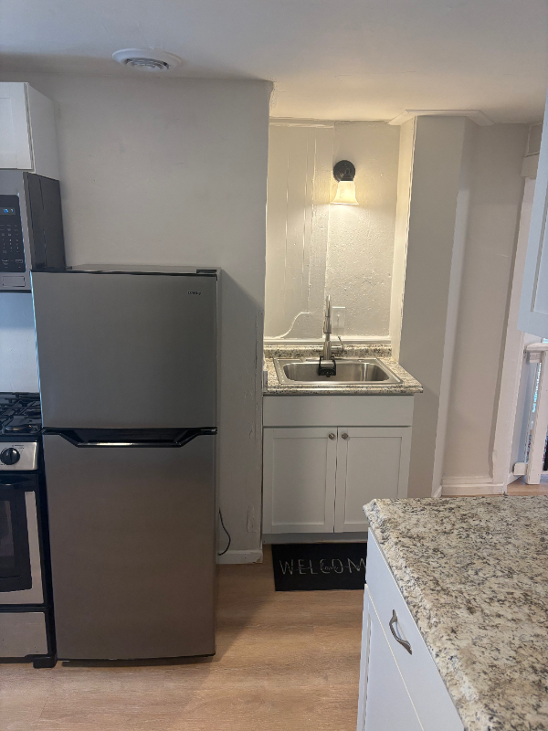 1328 N Main St - Photo 6 of 12