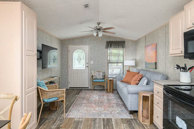 1 Briarfield Ct - Photo 2 of 7