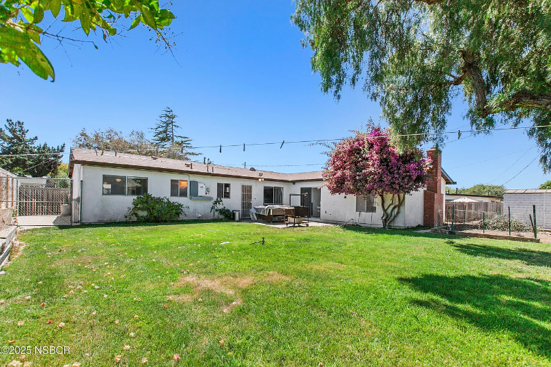 319 Jullien Dr - Photo 2 of 11