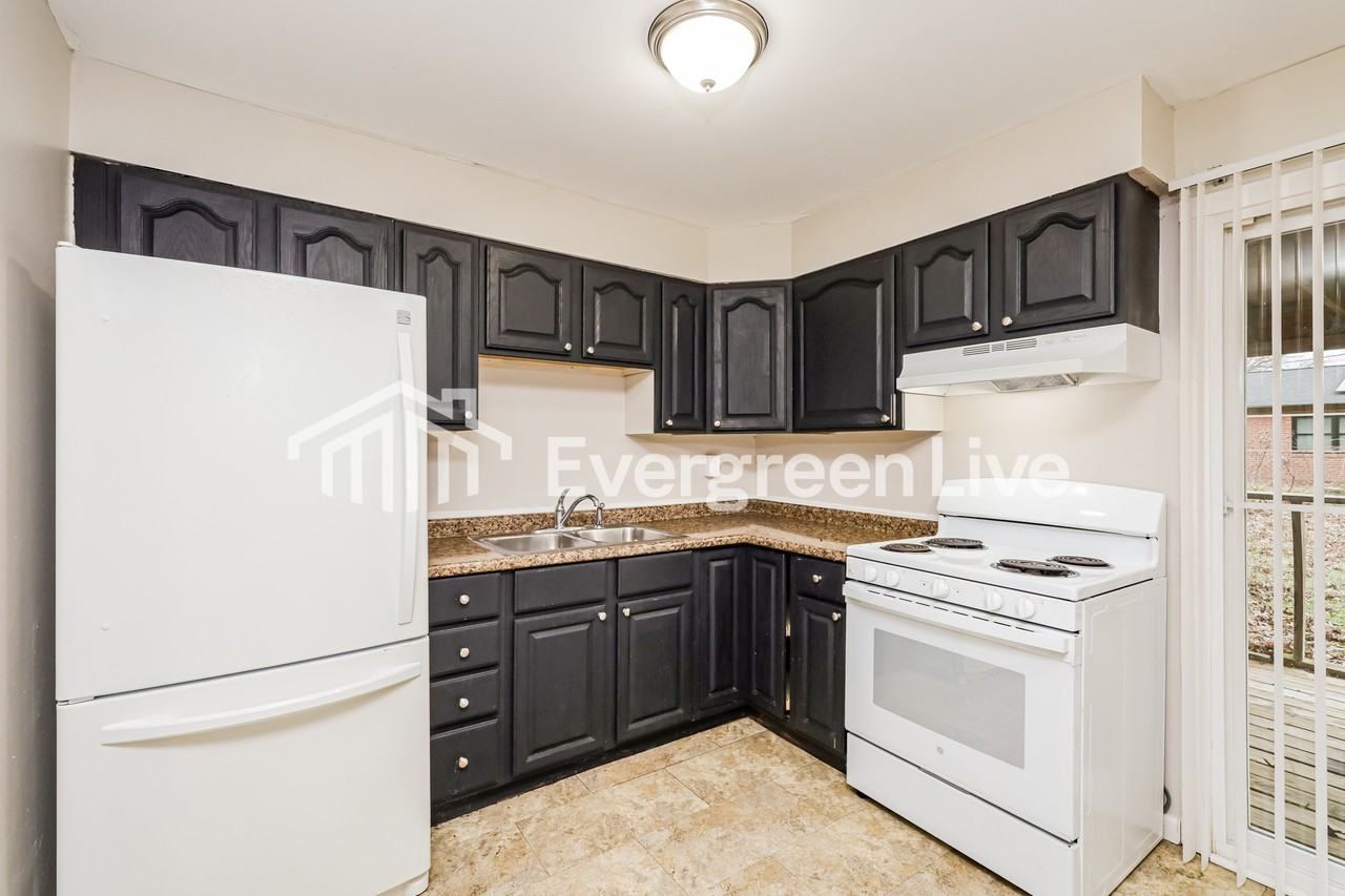 5679 Tall Oaks Dr - Photo 6 of 15