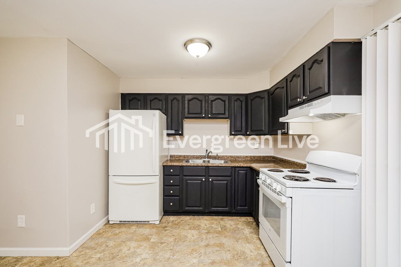 5679 Tall Oaks Dr - Photo 7 of 15