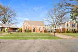 featured image of 4850 Summerlane Ave