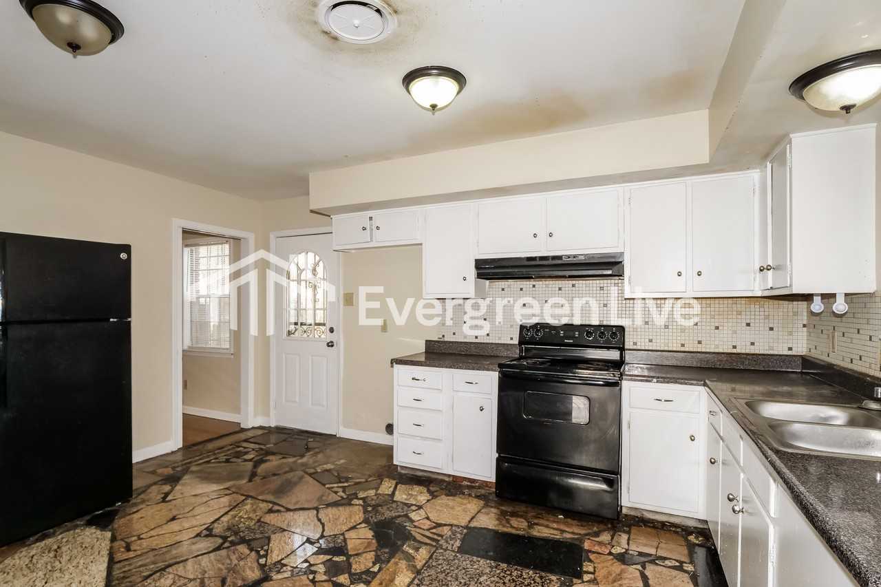 4850 Summerlane Ave - Photo 7 of 15