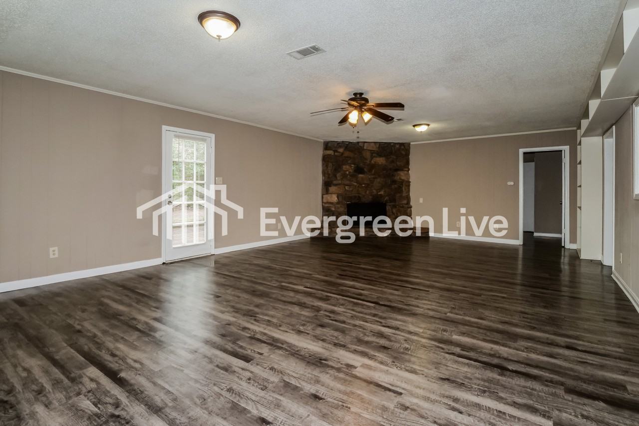 3519 Naylor Dr - Photo 3 of 15