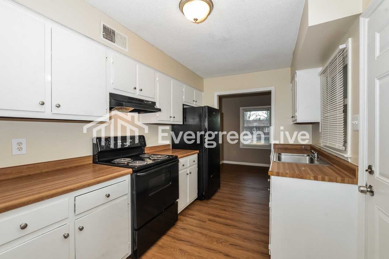 5070 Quince Rd - Photo 6 of 15