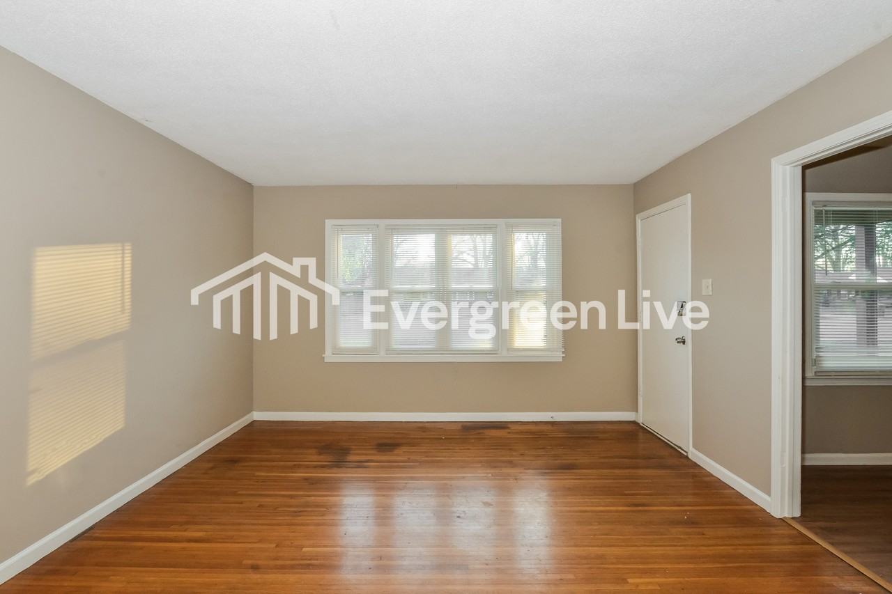 5070 Quince Rd - Photo 7 of 15