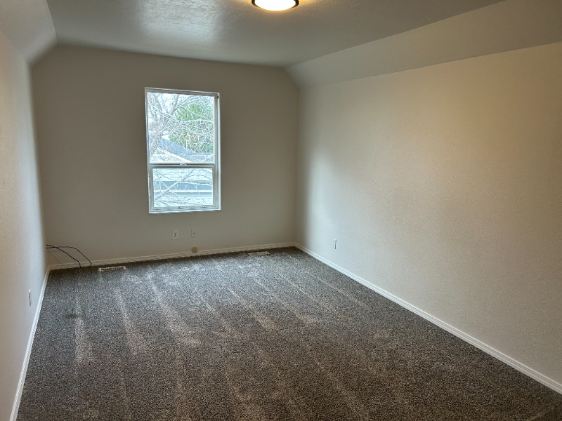 1427 W Roberts Pl - Photo 6 of 7