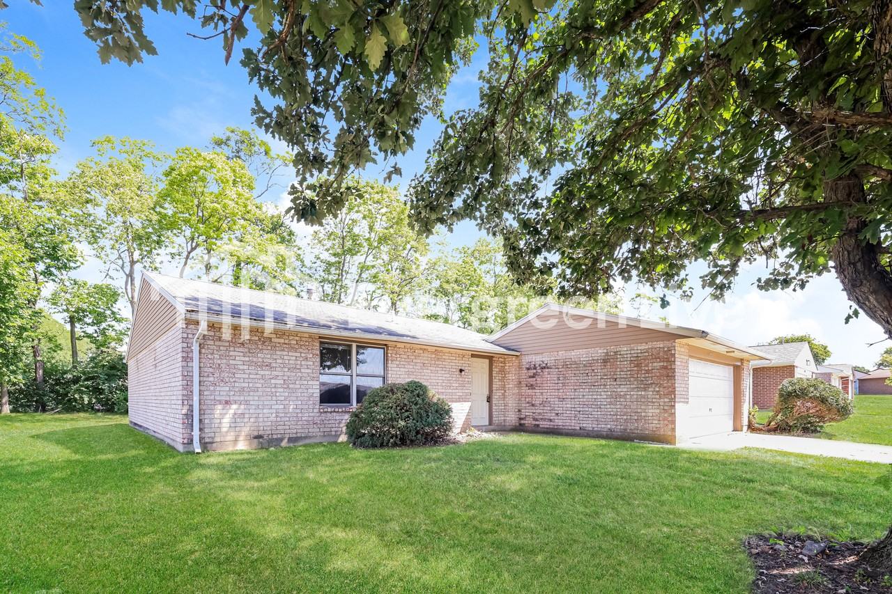 8755 Mardi Gras Dr - Photo 2 of 15