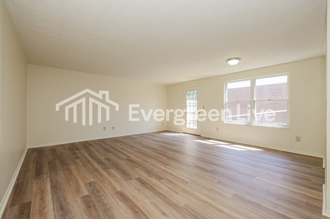 8755 Mardi Gras Dr - Photo 3 of 15