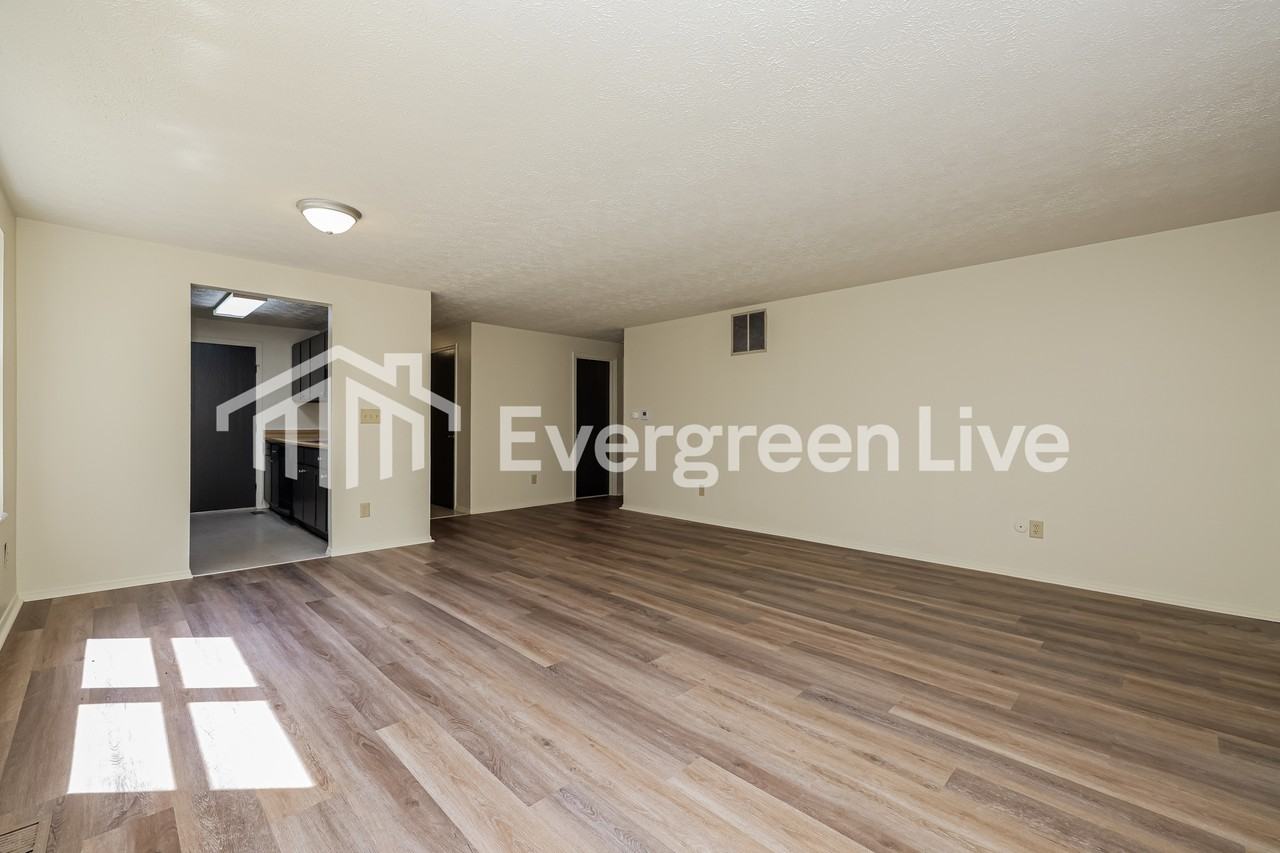 8755 Mardi Gras Dr - Photo 5 of 15