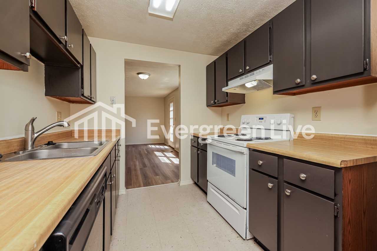 8755 Mardi Gras Dr - Photo 7 of 15