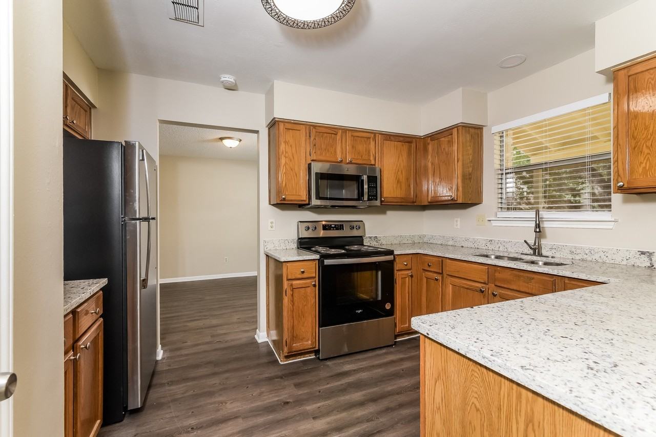 7307 Park West Dr - Photo 2 of 14