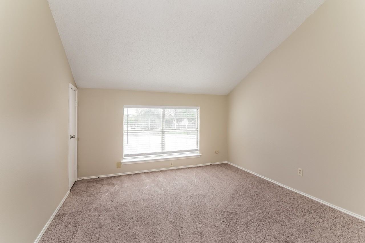 7307 Park West Dr - Photo 7 of 14