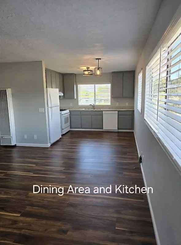 7446 N Judson St - Photo 4 of 19