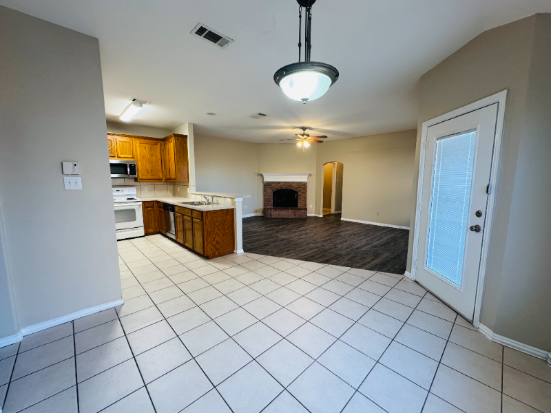 5705 Swords Dr - Photo 2 of 20